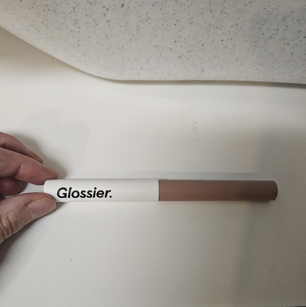 Glossier skywash lid tint- pebble